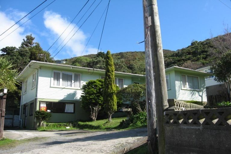 Photo of property in 107 Parkvale Road, Karori, Wellington, 6012