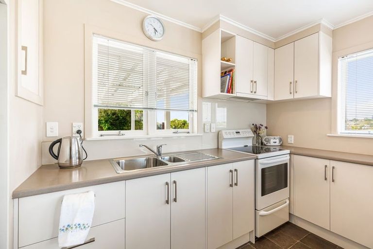 Photo of property in 46 Woodford Avenue, Henderson, Auckland, 0610