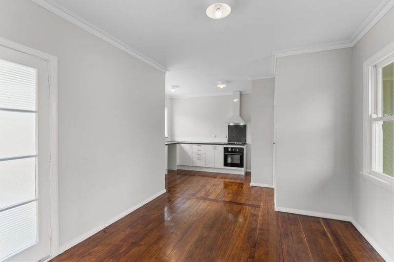 Photo of property in 12 Domain Road, Otaki, 5512