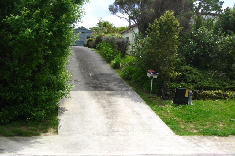 Photo of property in 15 Kotanui Avenue, Army Bay, Whangaparaoa, 0930