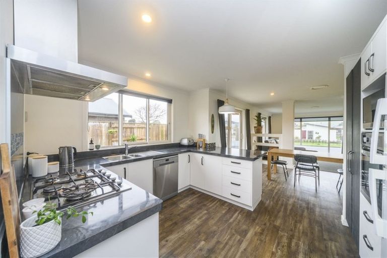 Photo of property in 32 Oak Crescent, Ashhurst, 4810