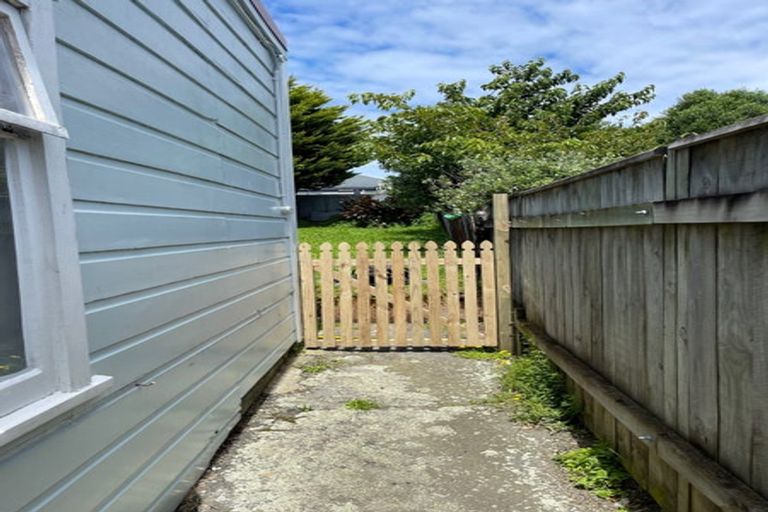 Photo of property in 15 Luxford Street, Berhampore, Wellington, 6023