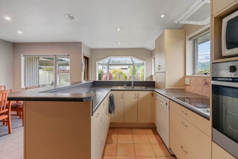 Photo of property in 9 Bridgemere Lane, Cracroft, Christchurch, 8022