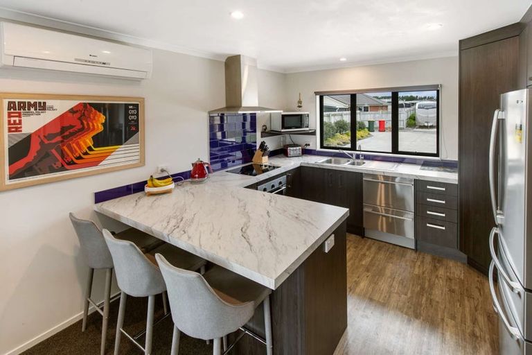 Photo of property in 21 Story Street, Foxton Beach, Foxton, 4815