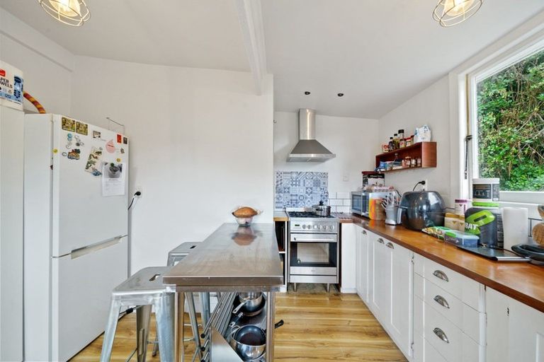 Photo of property in 143 Seatoun Heights Road, Miramar, Wellington, 6022