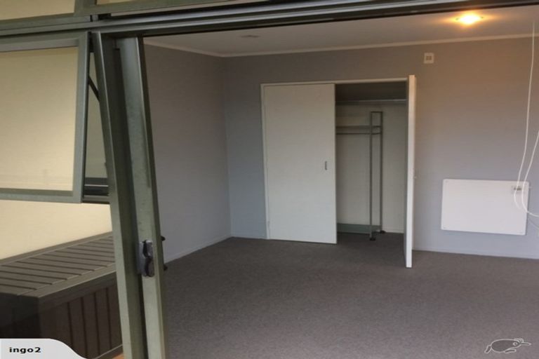 Photo of property in 11/372 Rosedale Road, Rosedale, Auckland, 0632