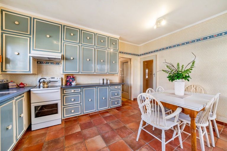 Photo of property in 35 Ropata Crescent, Boulcott, Lower Hutt, 5010