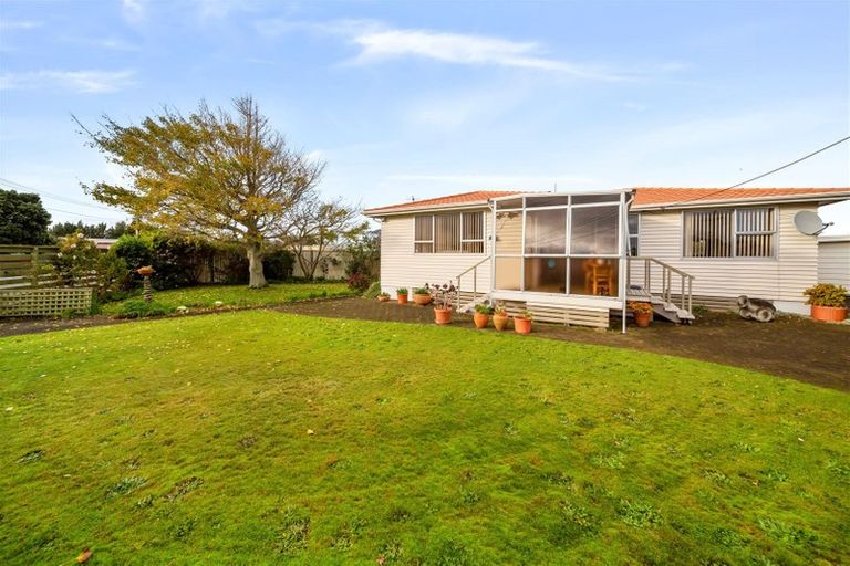 Photo of property in 14 Iredale Road, Hawera, 4610