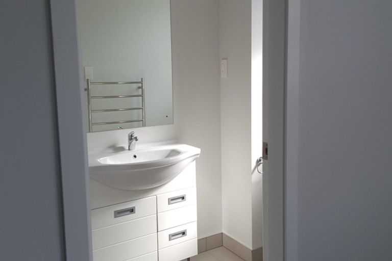 Photo of property in 27a Ranui Terrace, Tawa, Wellington, 5028