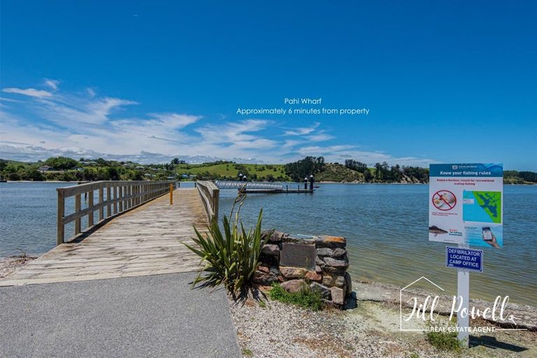 Photo of property in 17 Manaaki Circle, Paparoa, 0571