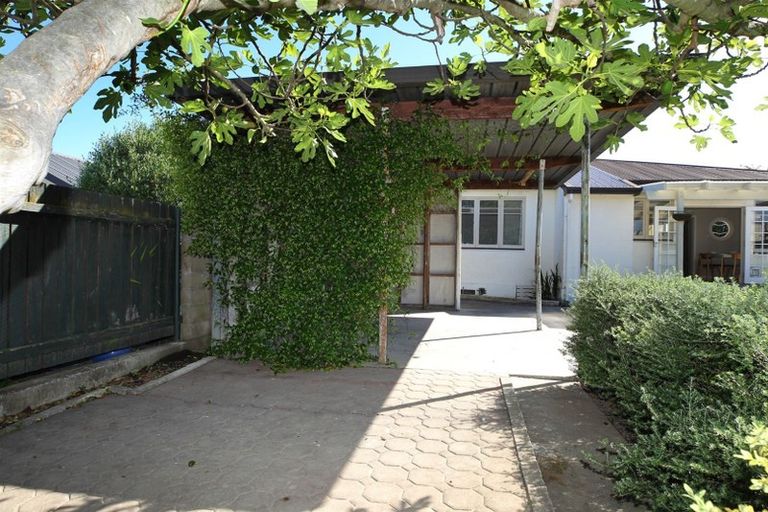 Photo of property in 802 Alexandra Street, Parkvale, Hastings, 4122