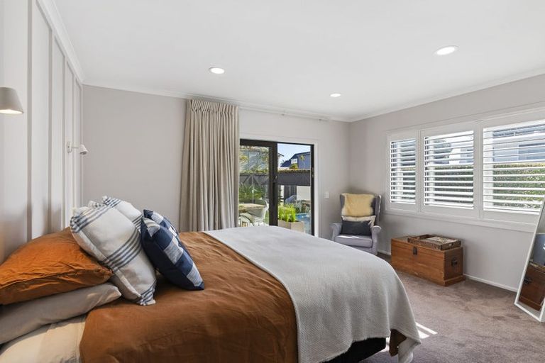 Photo of property in 24 Tiri Road, Milford, Auckland, 0620