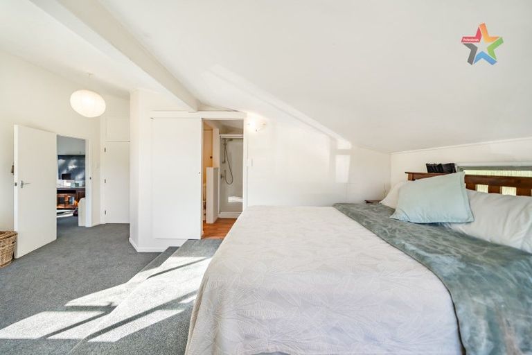 Photo of property in 10 Crawford Grove, Naenae, Lower Hutt, 5011