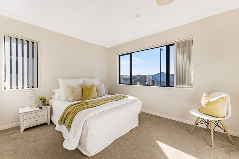 Photo of property in 22 Cassidy Drive, Orewa, 0931