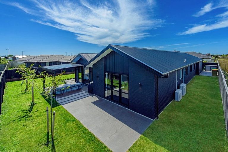 Photo of property in 8 Chelsea Lane, Rolleston, 7615