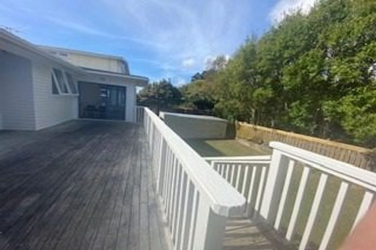 Photo of property in 18 Findlay Street, Tawa, Wellington, 5028