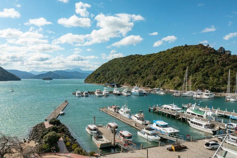 Photo of property in Oxleys Rock Apartments, 401/6 London Quay, Picton, 7220
