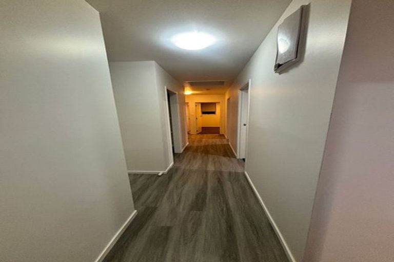 Photo of property in 2 Arnhem Place, Pukekohe, 2120