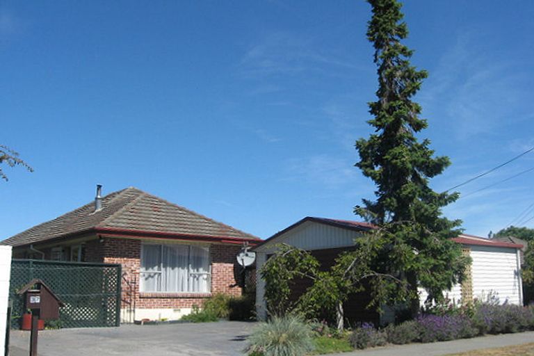 Photo of property in 37 Vivian Street, Burwood, Christchurch, 8083