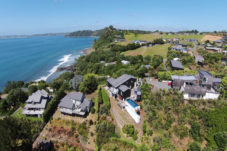 Photo of property in 15c Wonderview Road, Leigh, 0985