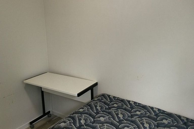 Photo of property in 1/41 Yeovil Road, Te Atatu Peninsula, Auckland, 0610