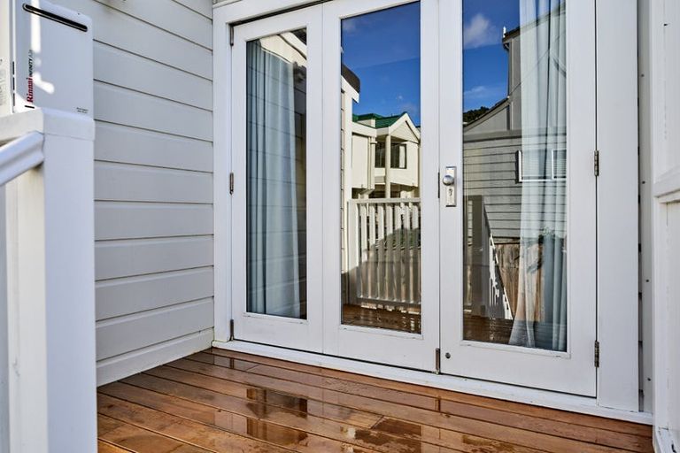 Photo of property in 40 Roxburgh Street, Mount Victoria, Wellington, 6011