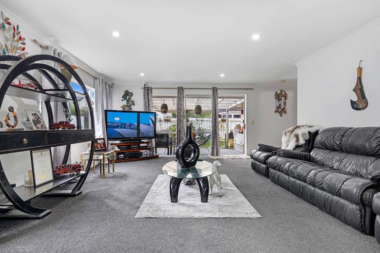 Photo of property in 13 Ritchie Crescent, Takanini, 2112