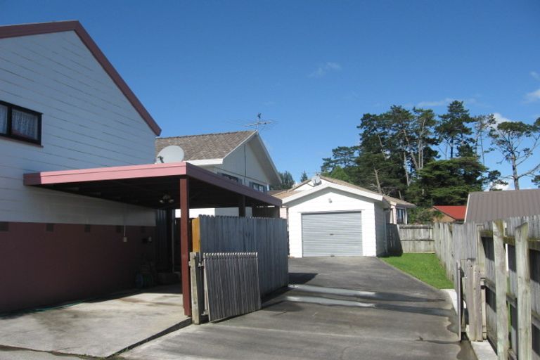 Photo of property in 2/20 De Quincey Terrace, Highland Park, Auckland, 2010