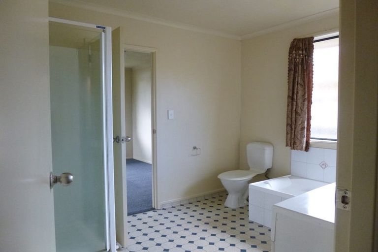 Photo of property in 10 Nobleman Place, Hamilton East, Hamilton, 3216