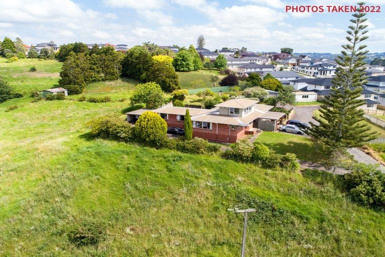 Photo of property in 16 Babich Road, Henderson Valley, Auckland, 0614