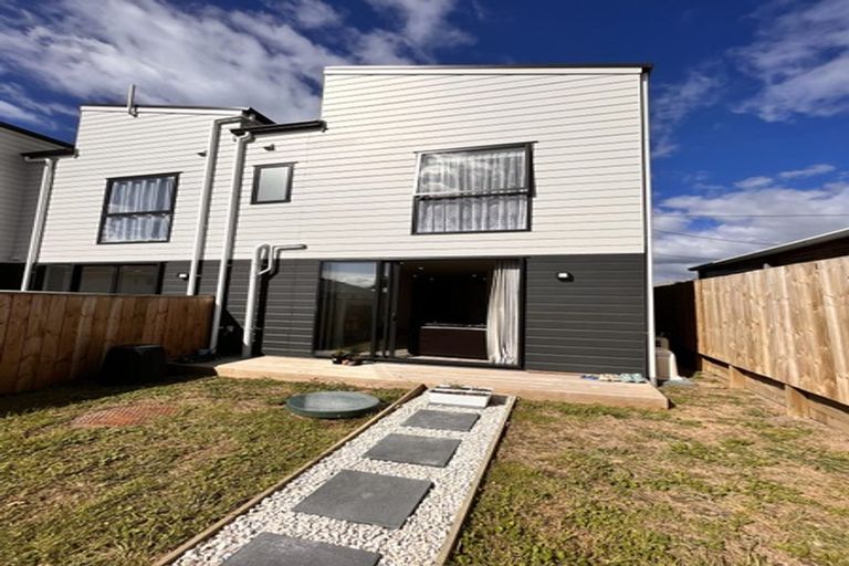 Photo of property in 12 Albert Pryor Avenue, Henderson, Auckland, 0612