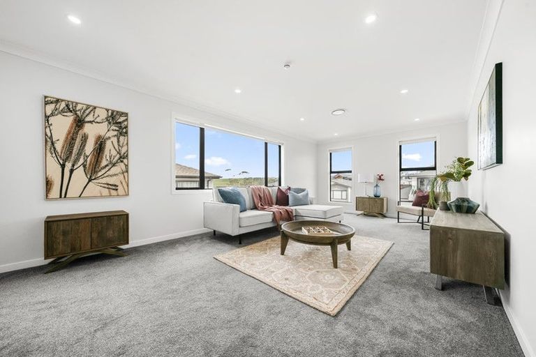 Photo of property in 1 Luff Place, Long Bay, Auckland, 0630