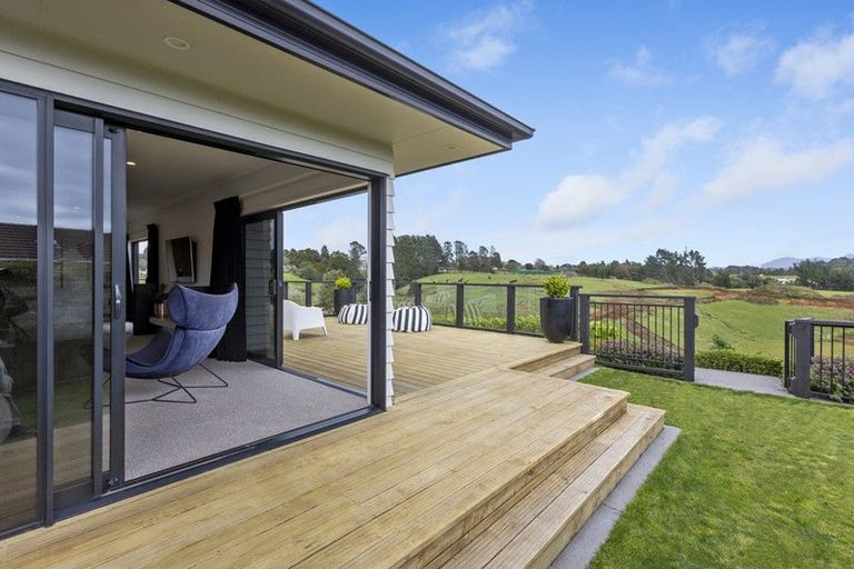 Photo of property in 5a Tupuhi Place, Highlands Park, New Plymouth, 4312
