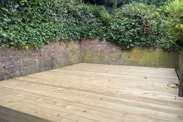 Photo of property in 140 Elizabeth Street, Mount Victoria, Wellington, 6011