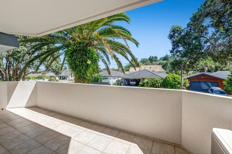 Photo of property in 7c Puriri Avenue, Orewa, 0931