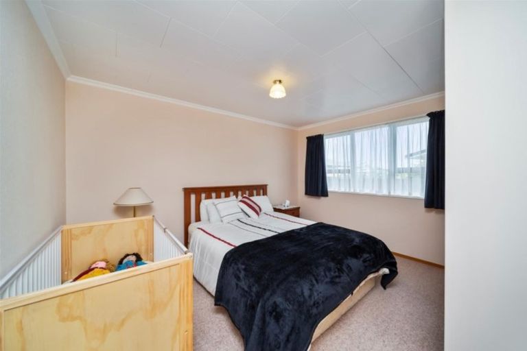 Photo of property in 1 Heather Lea, Hawera, 4610