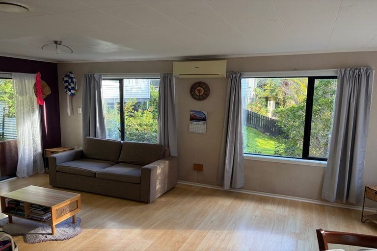 Photo of property in 76 Elmslie Road, Pinehaven, Upper Hutt, 5019