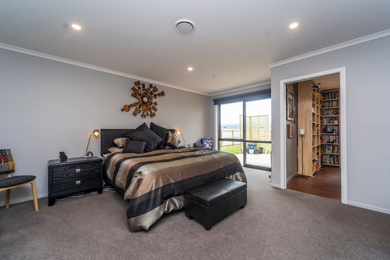 Photo of property in 7 Routhan Way, Carterton, 5713