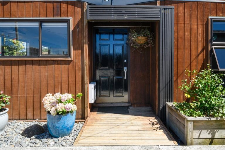 Photo of property in 633 Swanson Road, Swanson, Auckland, 0612