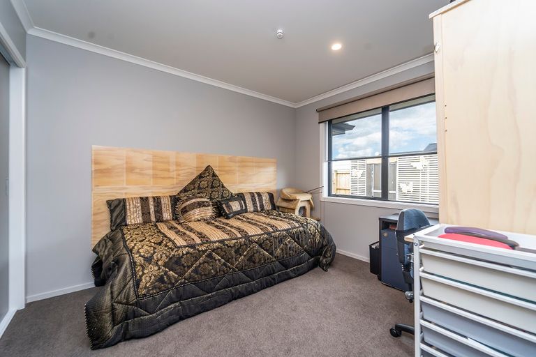 Photo of property in 7 Routhan Way, Carterton, 5713