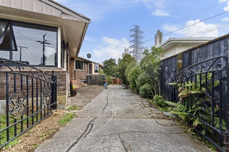 Photo of property in 9 Saxton Road, Upper Vogeltown, New Plymouth, 4310