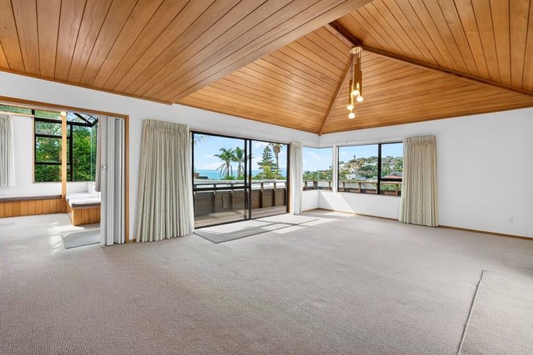 Photo of property in 2/50 Masterton Road, Rothesay Bay, Auckland, 0630