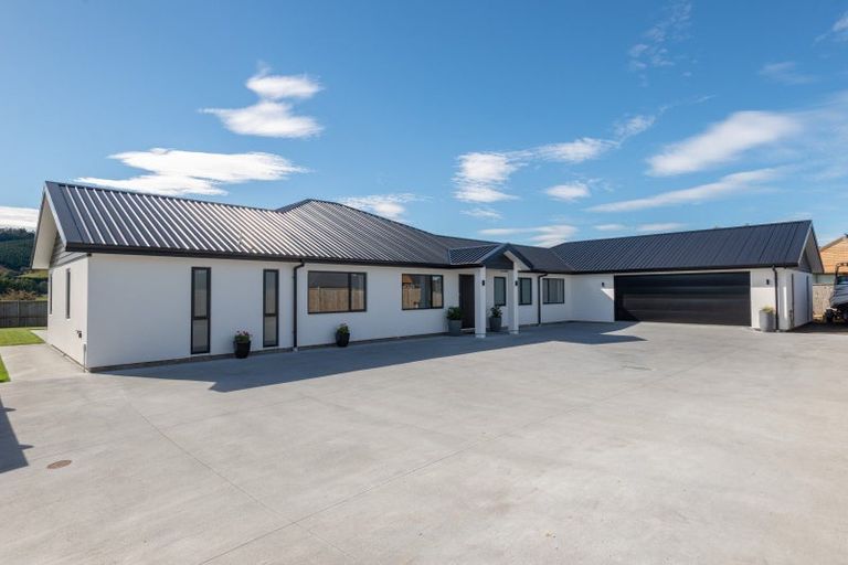 Photo of property in 13 Rodeo Place, Outram, 9019