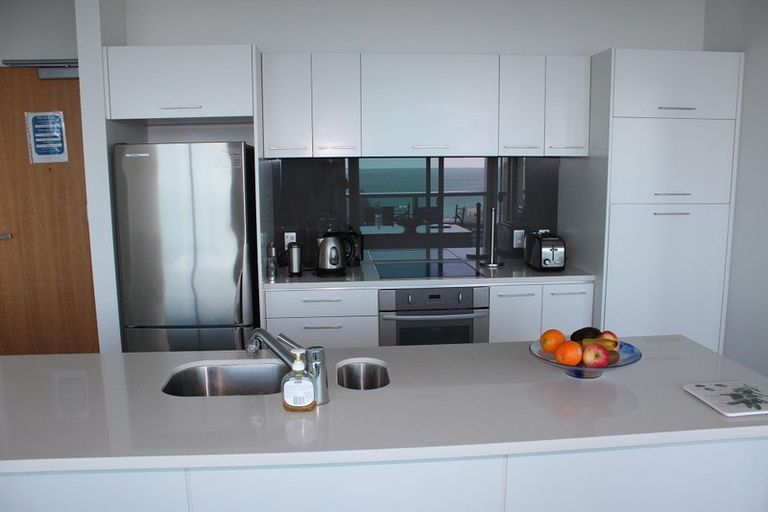 Photo of property in Sentinel Apartments, 1102/3 Northcroft Street, Takapuna, Auckland, 0622