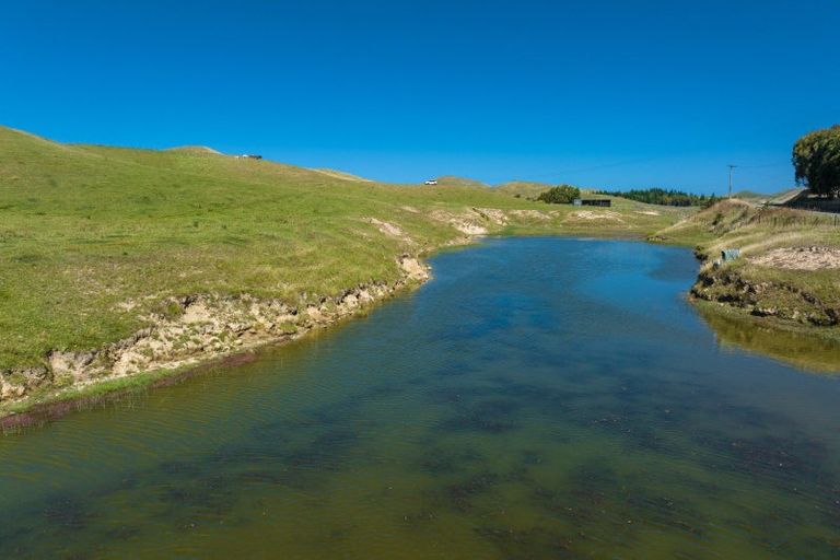 Photo of property in 363 Caseys Road, Lake Grassmere, Seddon, 7285