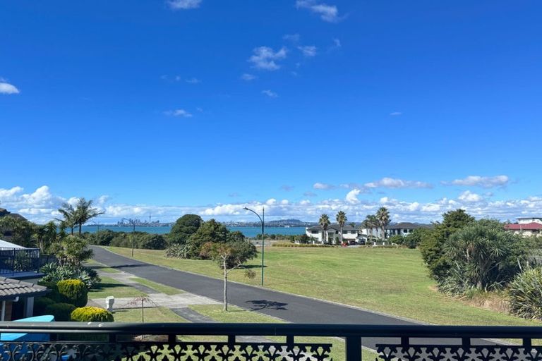 Photo of property in 21 Waimanu Drive, Te Atatu Peninsula, Auckland, 0610
