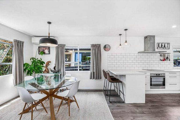 Photo of property in 3/27 Northall Road, New Lynn, Auckland, 0600