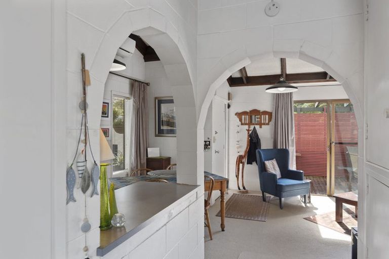 Photo of property in 1/6 Bronwyn Place, Torbay, Auckland, 0630