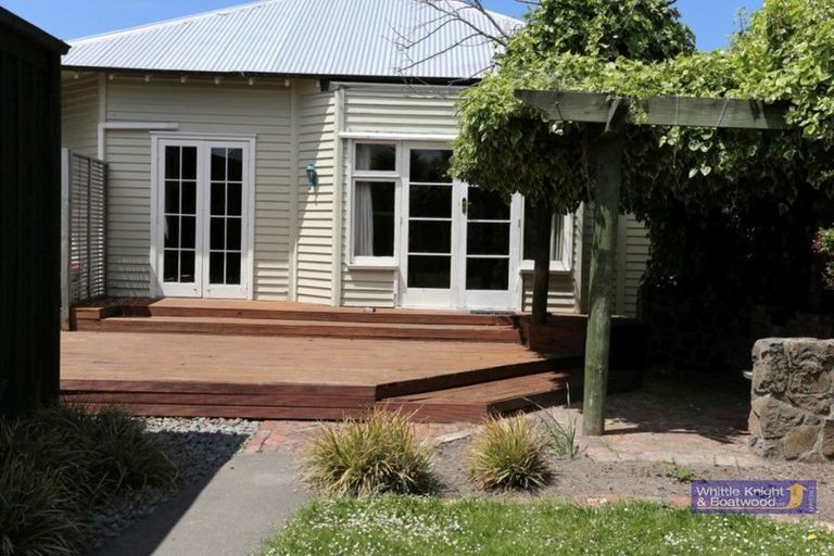 Photo of property in 221 Geraldine Street, Edgeware, Christchurch, 8013