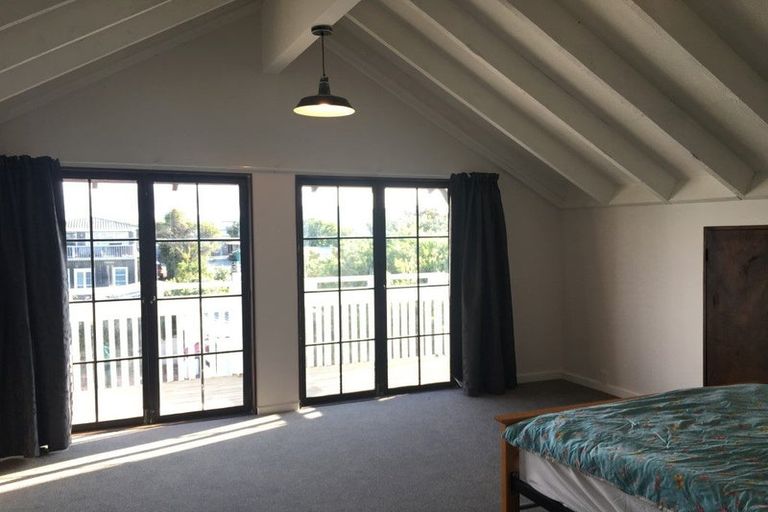 Photo of property in 34 Karewa Parade, Papamoa Beach, Papamoa, 3118